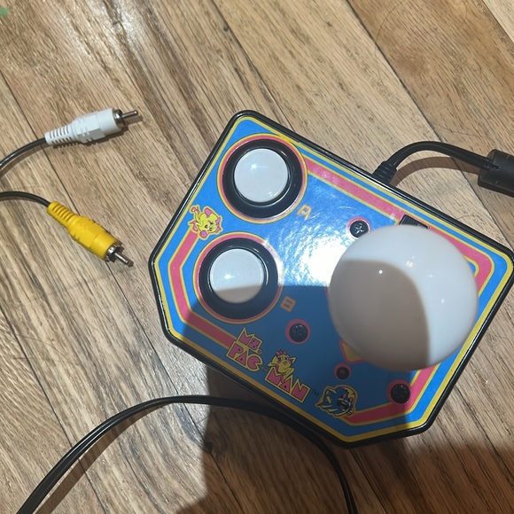 Ms Pac-Man joystick game - Picture 3 of 3